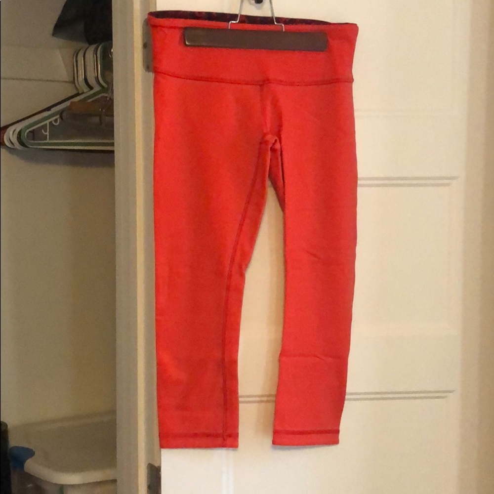 Lululemon reversible crop leggings